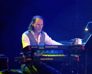 Steve Hackett band-9145